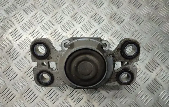 Land Rover Range Rover Evoque L538 Engine mount bracket