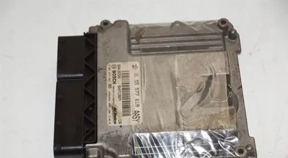 Opel Insignia A Engine control unit/module ECU 55577619