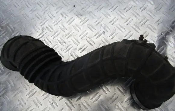 Audi A6 S6 C4 4A Air intake hose/pipe 4a0145747a