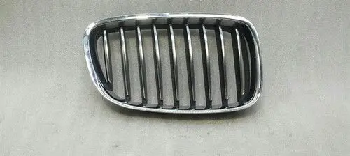 Mercedes-Benz CLS C219 Front bumper upper radiator grill 7202110