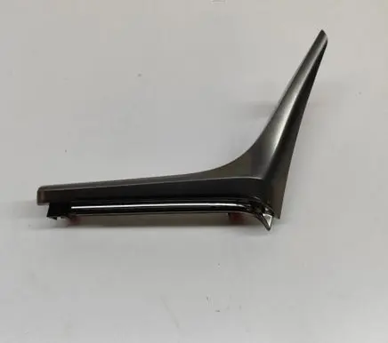 Dashboard glove box trim