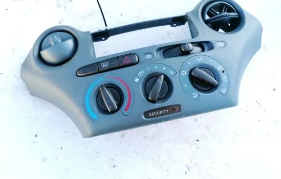 Toyota Yaris Climate control unit 7582772