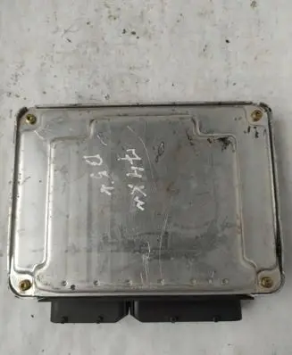 Volkswagen PASSAT B5.5 Engine control unit/module 038906019EK 0281010667