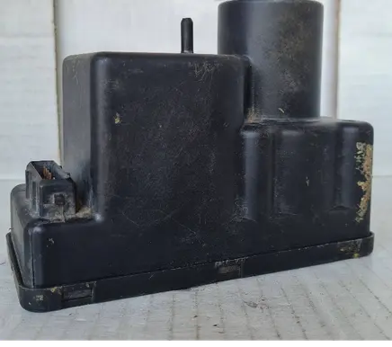 Audi 100 200 5000 C3 Central locking vacuum pump 443862257H