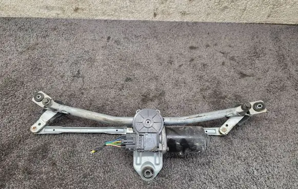 KIA Sportage Front wiper linkage and motor 