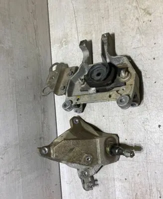 Nissan Micra K14 Gearbox mount