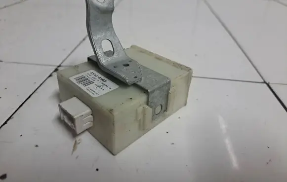 Toyota Avensis T250 Door central lock control unit/module 8974105050