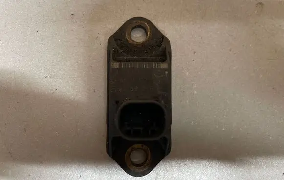 Mercedes-Benz E W211 Airbag deployment crash/impact sensor 0025426918