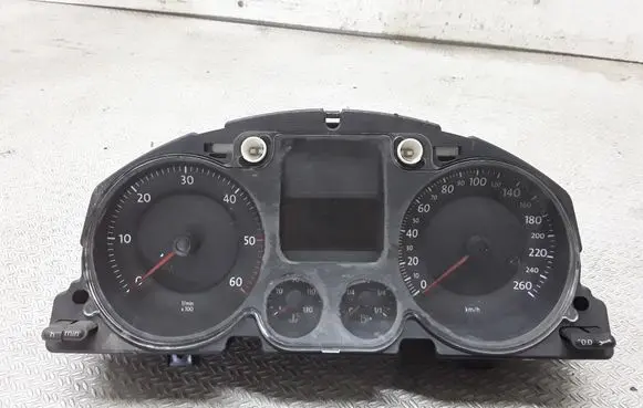 Volkswagen PASSAT B6 Speedometer (instrument cluster) A2C53145550