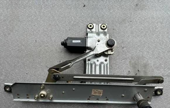 Nissan Terrano Rear window wiper motor 2870041G00