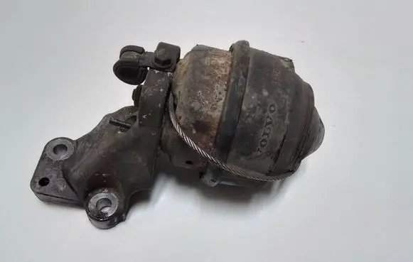 Volvo XC90 Engine mount bracket 8624754