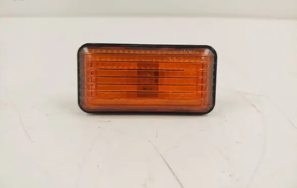 Volkswagen PASSAT B3 Front fender indicator light 357949117