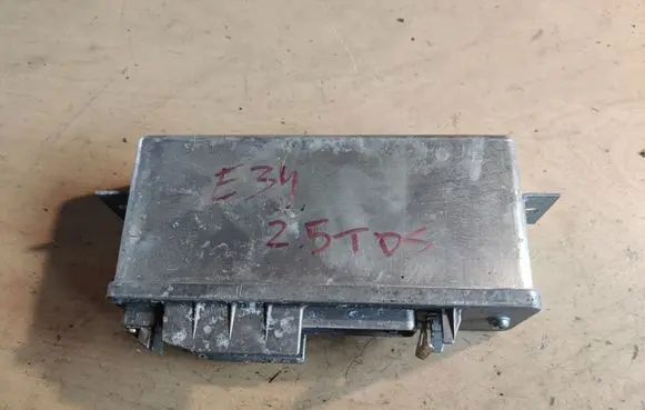 BMW 5 E34 ABS control unit/module 0265103047 34521160413
