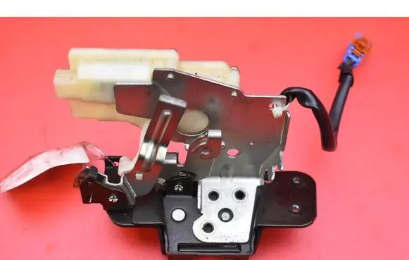 Tailgate/trunk/boot lock/catch/latch
