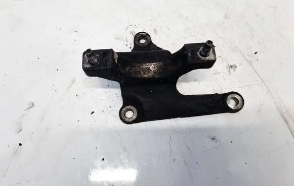 Ford Kuga I Engine mounting bracket 6G913K305AD