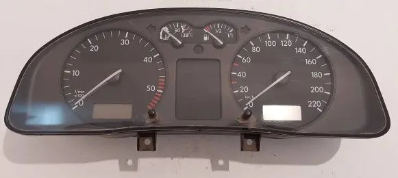 Volkswagen PASSAT B5 Speedometer (instrument cluster) 110008776005 3T0919880D