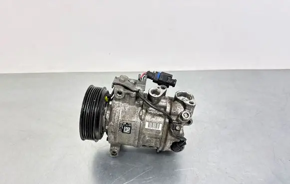 Audi Q7 4M Air conditioning (A/C) compressor (pump) 4M0820803J
