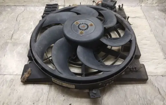Opel Zafira B Radiator cooling fan shroud 13147279 0130303302 13158655