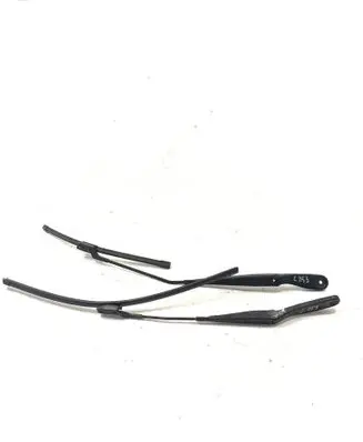 Volvo V50 Front wiper blade arm
