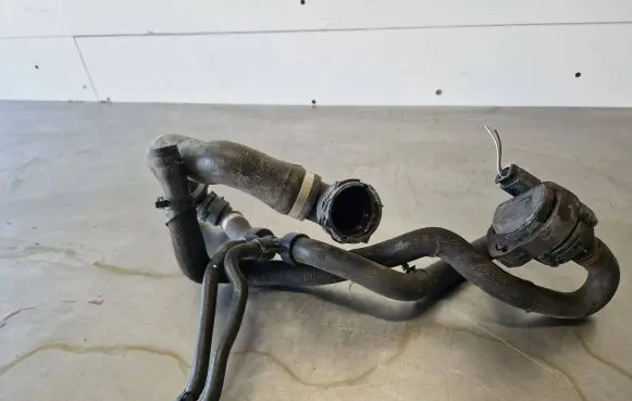 Mercedes-Benz E W213 Engine coolant pipe/hose A2135014801 A2138304205 667065A1P3