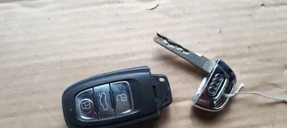 Audi A4 S4 B8 8K Ignition key/card 8K0959754H