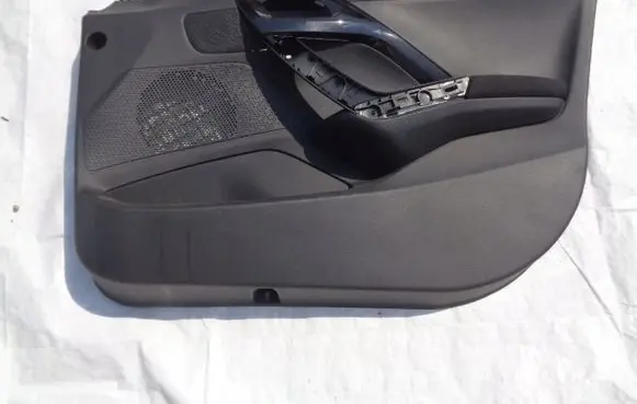 Peugeot 208 Front door card panel trim