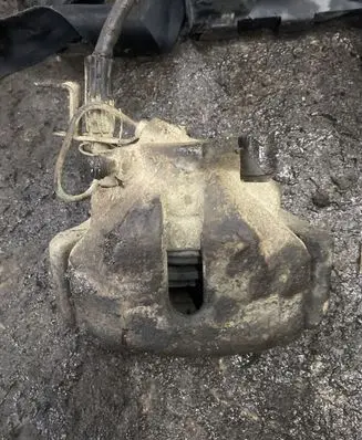 Volkswagen PASSAT B5 Front brake caliper