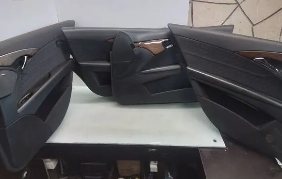 Mercedes-Benz E W211 Front door card panel trim