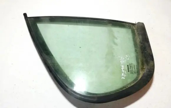 Nissan Primera Rear side window