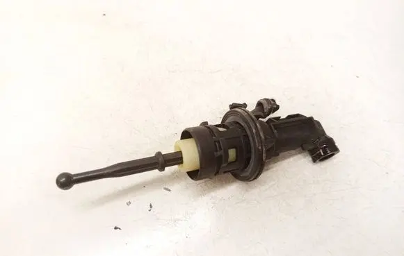 Volkswagen Golf VI Clutch master cylinder 6284000056
