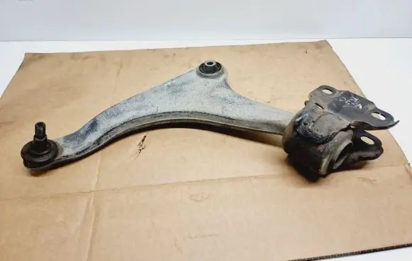 Volvo V70 Front lower control arm/wishbone 31429321