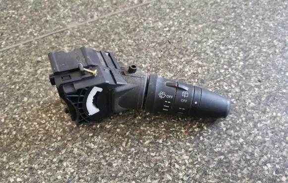 Nissan X-Trail T30 Wiper control stalk 252608H706