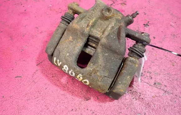 Renault Clio III Front brake caliper