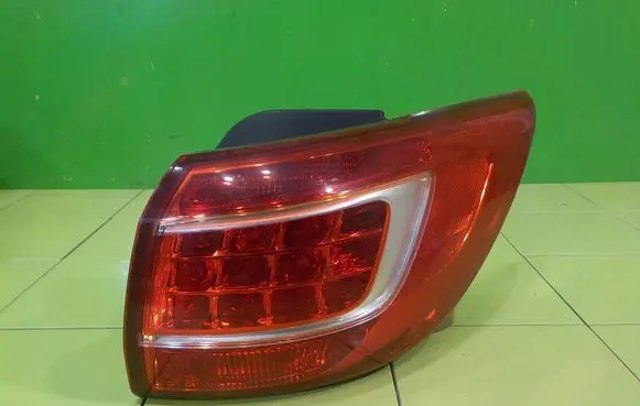 Volvo V70 Rear/tail lights 2VA00943104