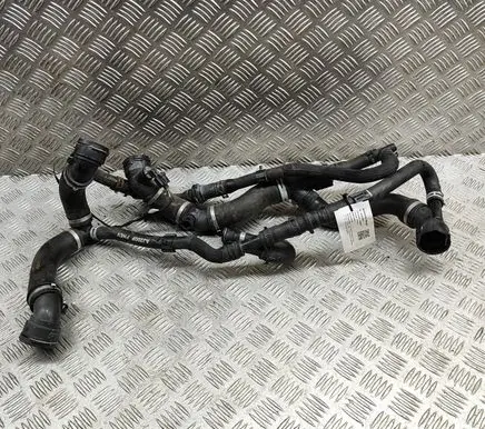 Land Rover Range Rover Sport L494 Engine coolant pipe/hose JPLA8D132AB JPLA8286AE