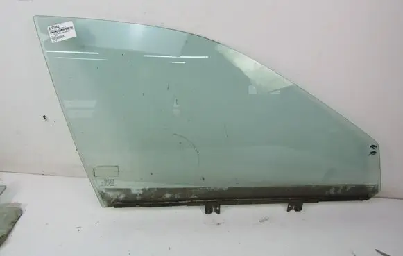 Renault Laguna I Front door window glass four-door 