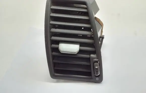 Volvo XC90 Dashboard side air vent grill/cover trim 3409398