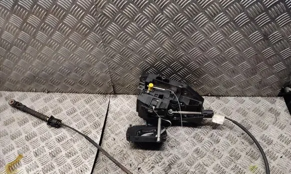 Volvo XC70 Gear shifter/selector P08636191