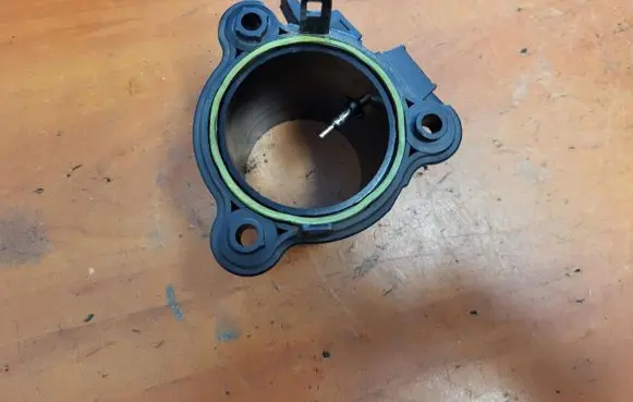 BMW X3 G01 Mass air flow meter 8573034