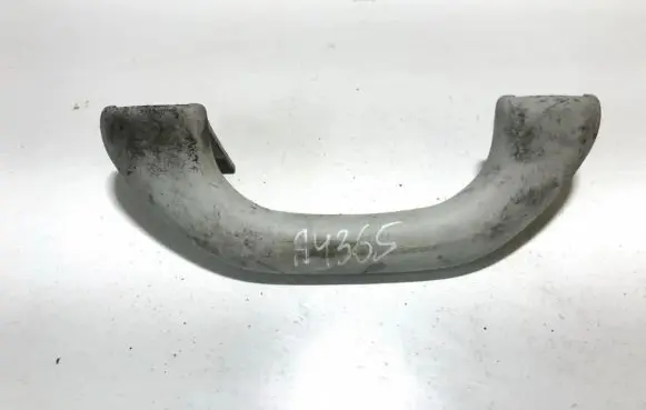 Volkswagen PASSAT B6 Rear interior roof grab handle