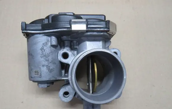 Opel Insignia A Throttle body valve 55496779AA
