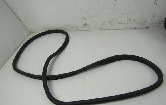 Peugeot Bipper Rear door rubber seal (on body) 