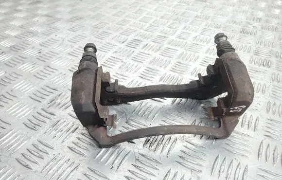 Chevrolet Captiva Front Brake Caliper Pad/Carrier 