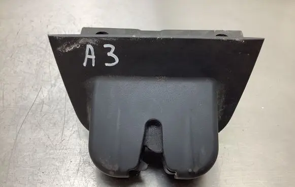 Audi A3 S3 8P Tailgate/trunk/boot lock/catch/latch 8P3827520A