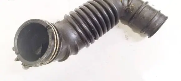 Mitsubishi Pajero Air intake hose/pipe MD160939