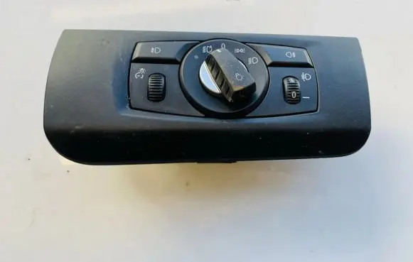 BMW 5 E60 E61 Light switch 9134725 33610101