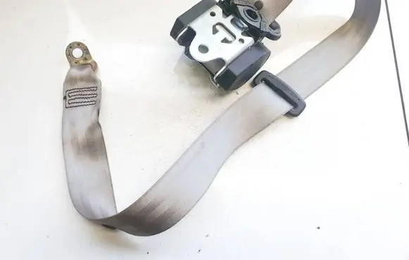Middle seatbelt (rear)