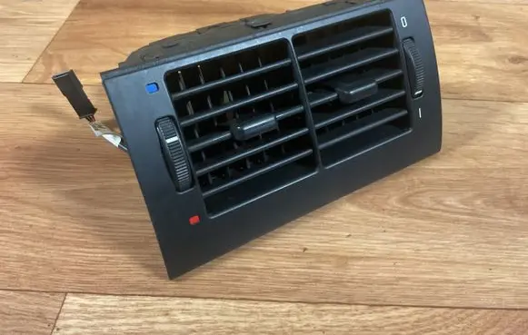 BMW 5 E39 Rear air vent grill 8376150