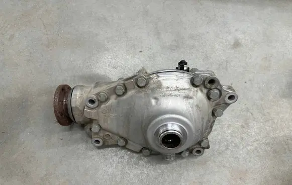 BMW 5 G30 G31 G38 Front differential 9884332