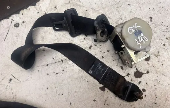 Opel Zafira A Rear seatbelt 90580905
